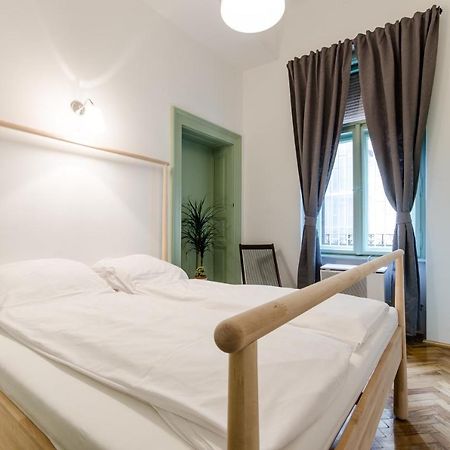B63 2 Bedroom Apartment In Heart Of City Будапеща Екстериор снимка