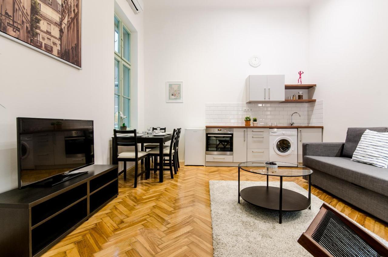 B63 2 Bedroom Apartment In Heart Of City Будапеща Екстериор снимка