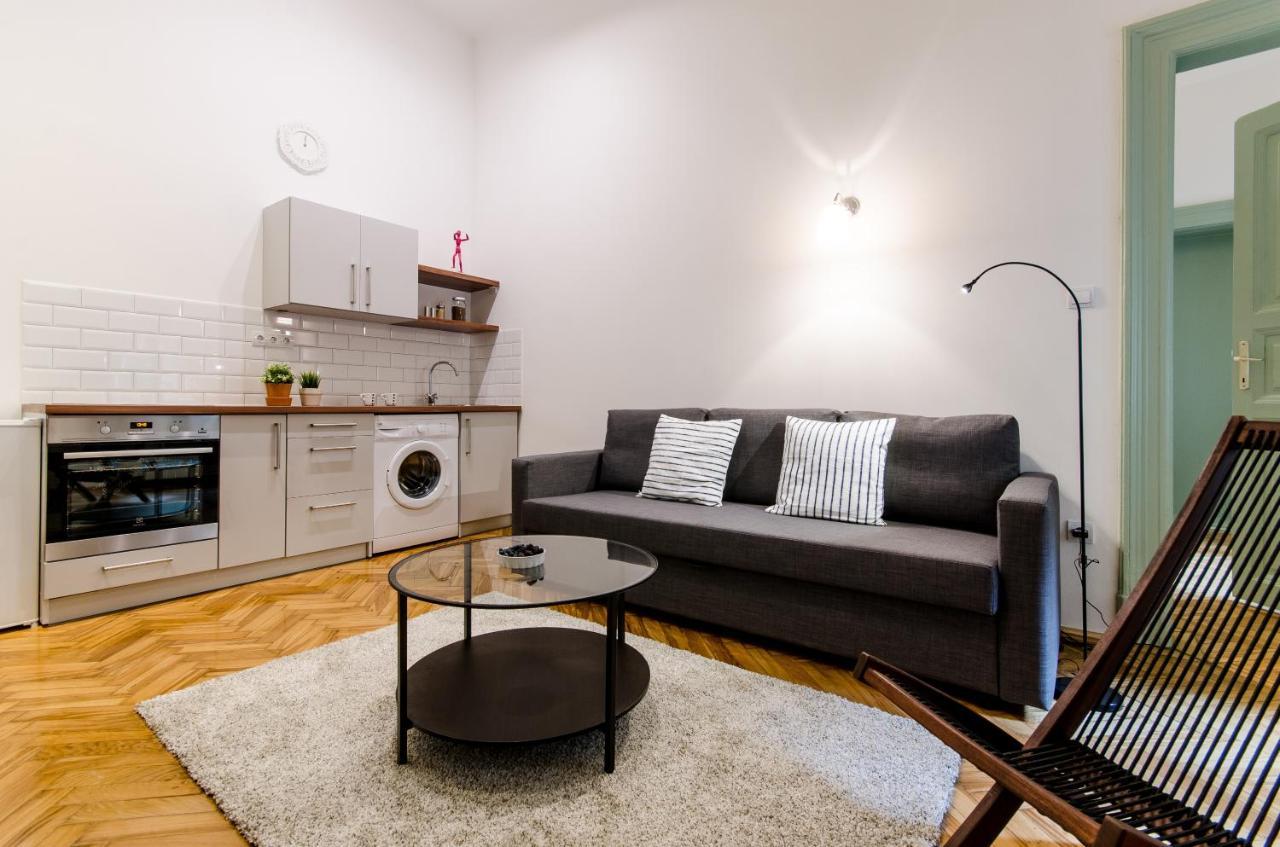 B63 2 Bedroom Apartment In Heart Of City Будапеща Екстериор снимка