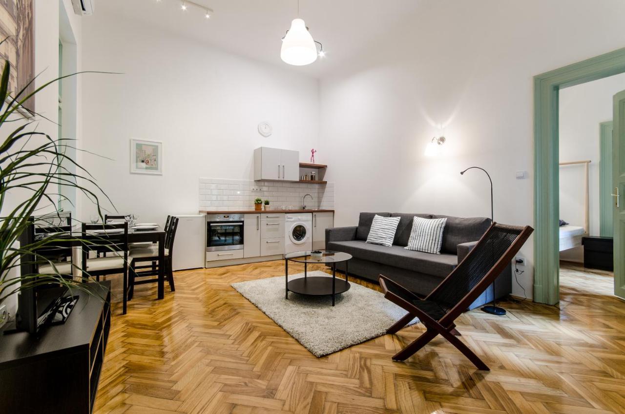 B63 2 Bedroom Apartment In Heart Of City Будапеща Екстериор снимка